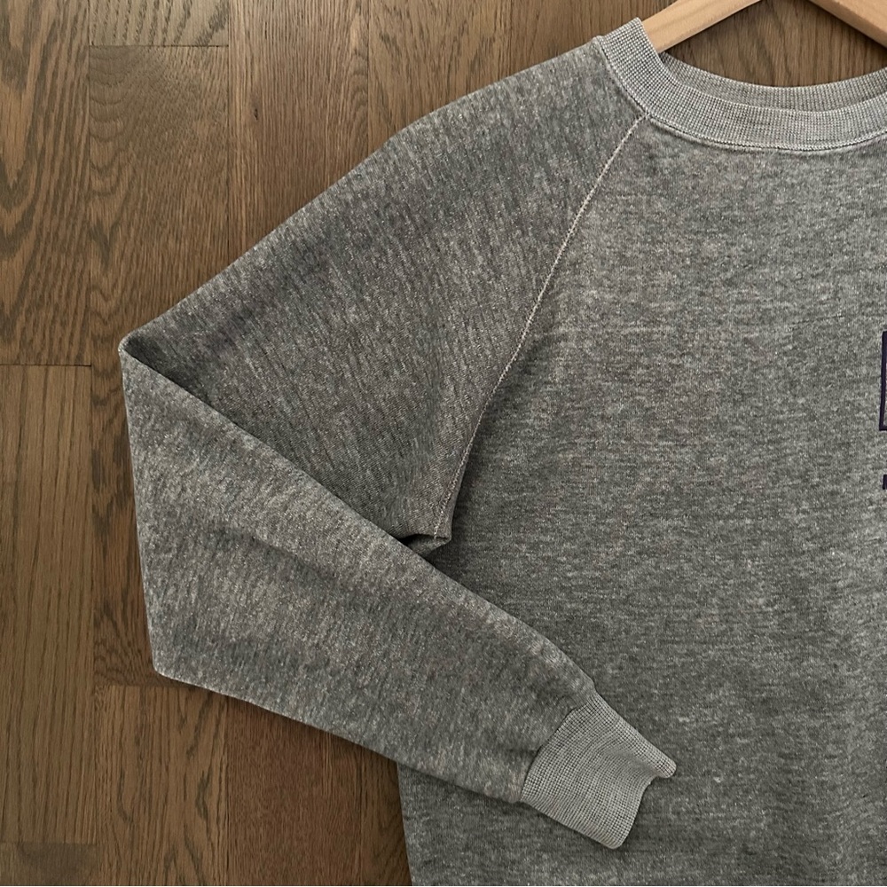 Vintage New York University Crewneck Raglan Sweatshirt Heather Grey Size Medium - Picture 3 of 8